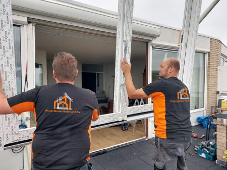 Projectbouw Nederland bouw en renovatie. In eigen werkplaats in Stadskanaal maken wij ook chalets, tinyhouses en mantelzorgwoningen.