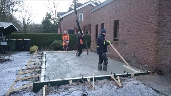 Douglas uitbouw geplaatst in Rolde